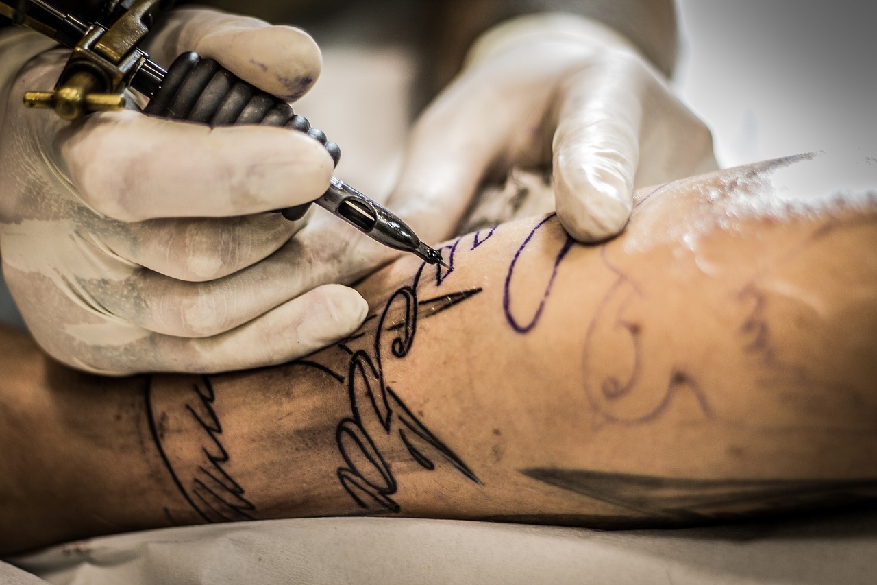 HIGIÉNICO SANITARIO PARA PROFESIONALES DEL PIERCING, TATUAJES Y MICROPIGMENTACIÓN